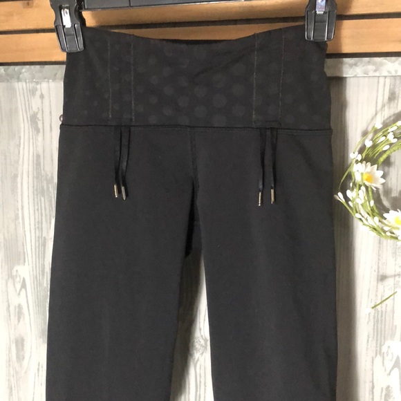 lululemon athletica Pants - Lululemon Black Athletic Knee Length Pants